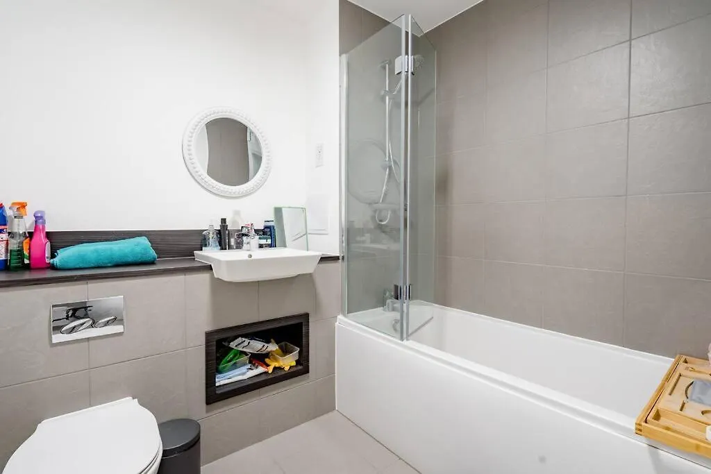 Charming Room In The Heart Of ロンドン ホームステイ